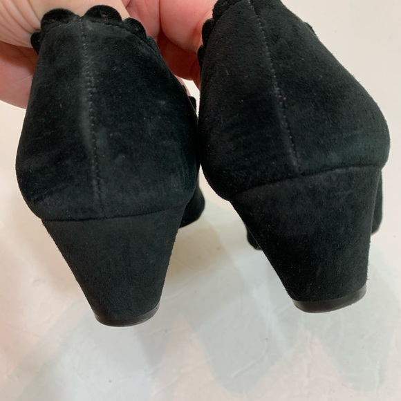 Talbots Black Suede Scalloped Wedges 9N - Picture 6 of 7